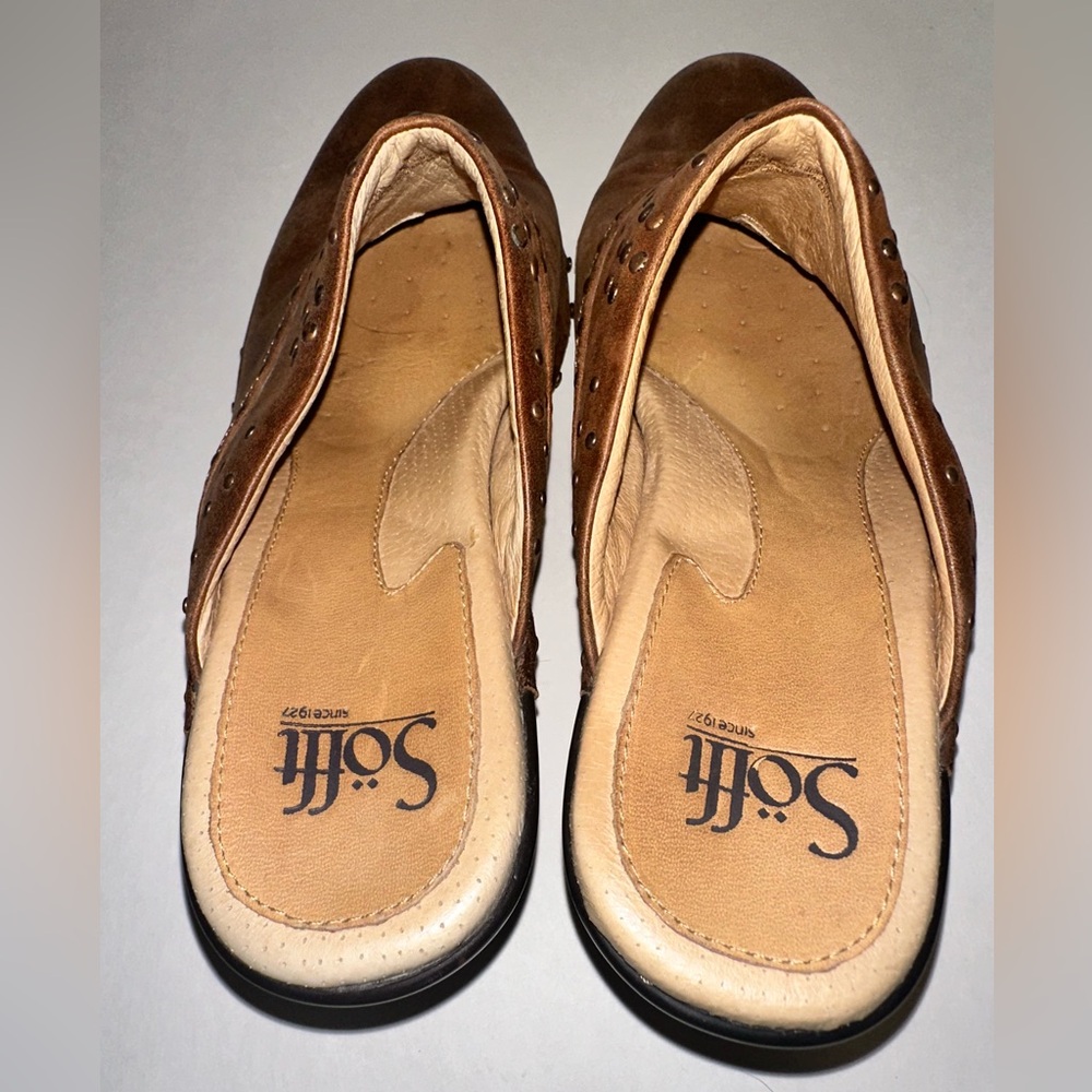 Sofft Langston Studded Carmel Brown Leather Womens Size 8M Clogs Mules 2.5” Heel - Picture 4 of 8